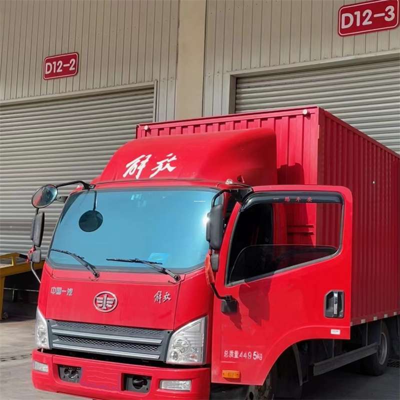 昌都市阿拉尔市物流专线：大件快运与进仓出口的高效之旅